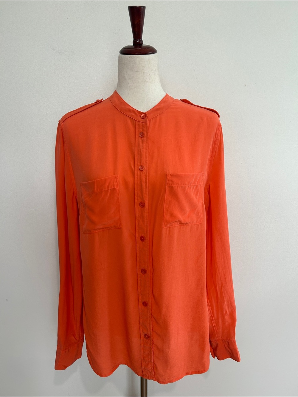 Equipment Femme Orange Button-Down 100% Silk Shirt Size Large EUC